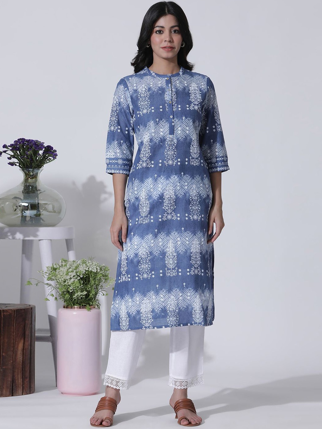 

W Floral Printed Round Neck Pure Cotton Straight Kurta With Trousers, Blue