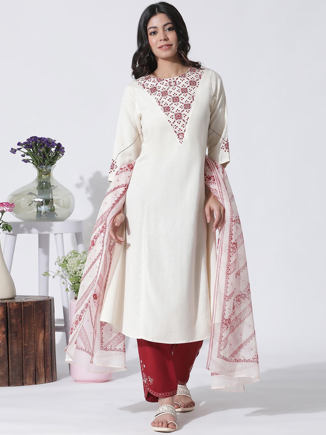 

W Geometric Yoke Design Mirror Work A-Line Kurta With Trousers & Dupatta, Cream