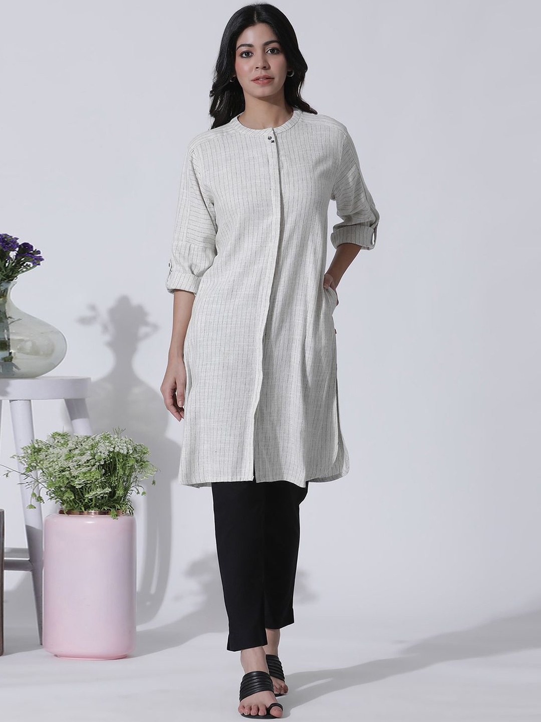

W Striped Roll-Up Sleeves Straight Kurta With Trousers, White