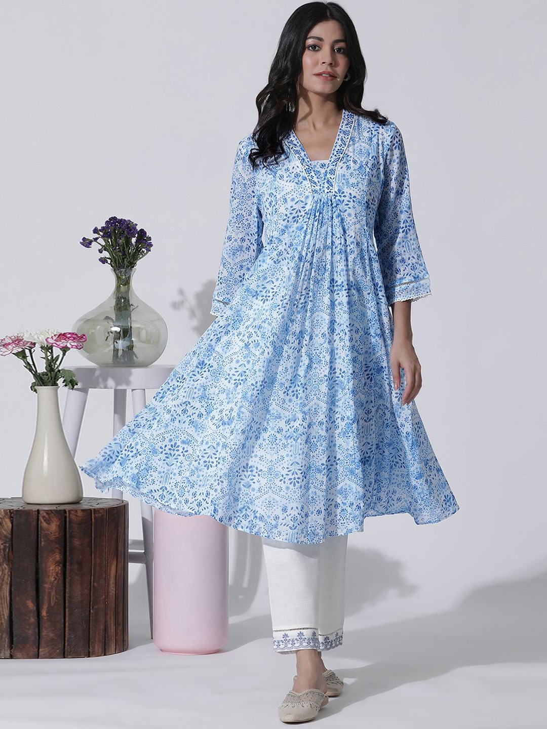 

W Floral Printed V-Neck Empire Pure Cotton A-Line Kurta With Trousers, Blue