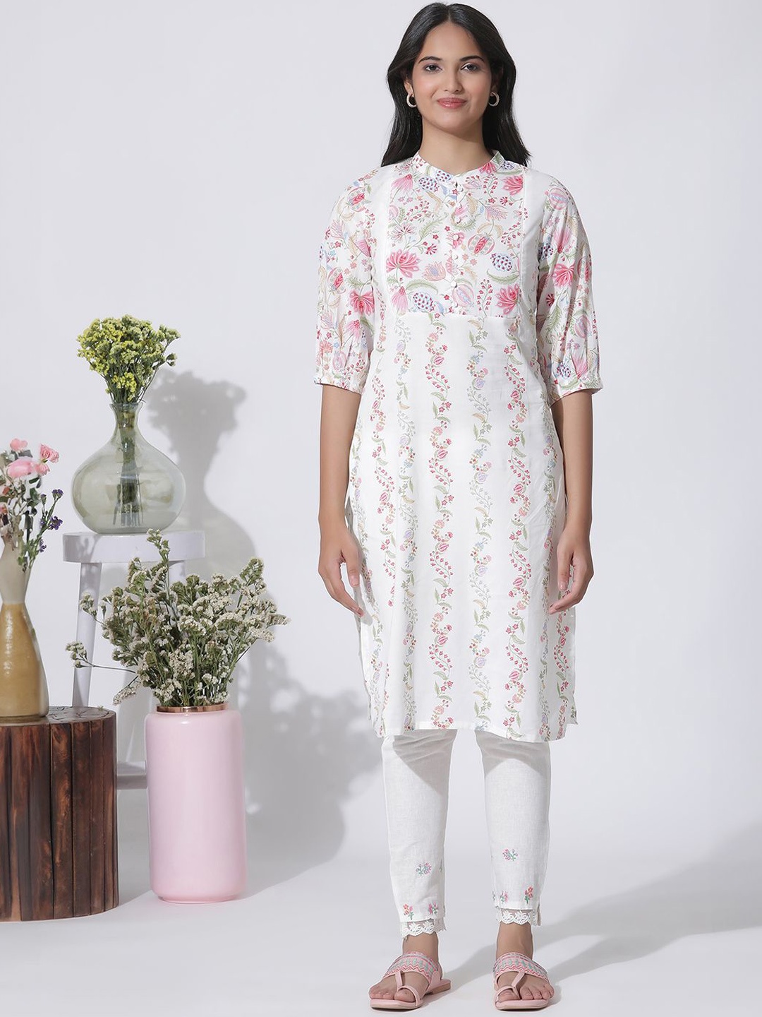 

W Floral Printed Mandarin Collar Puffed Sleeves Regular Pure Cotton Kurta With Trousers, White