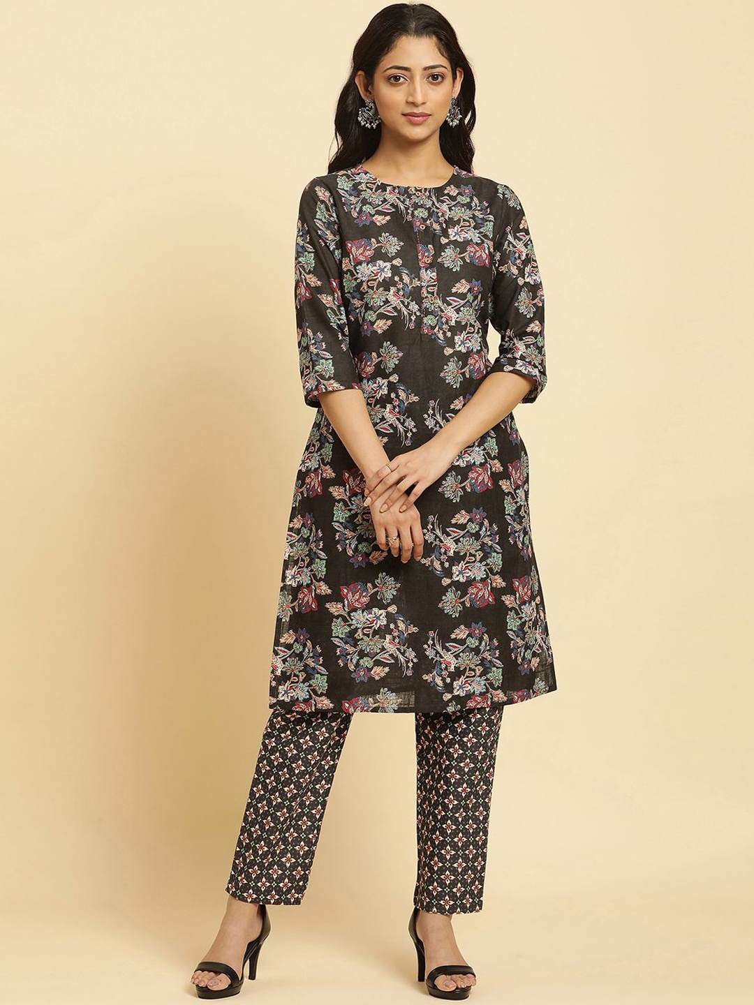 

W Floral Printed Regular Pure Cotton Kurta With Trousers, Black