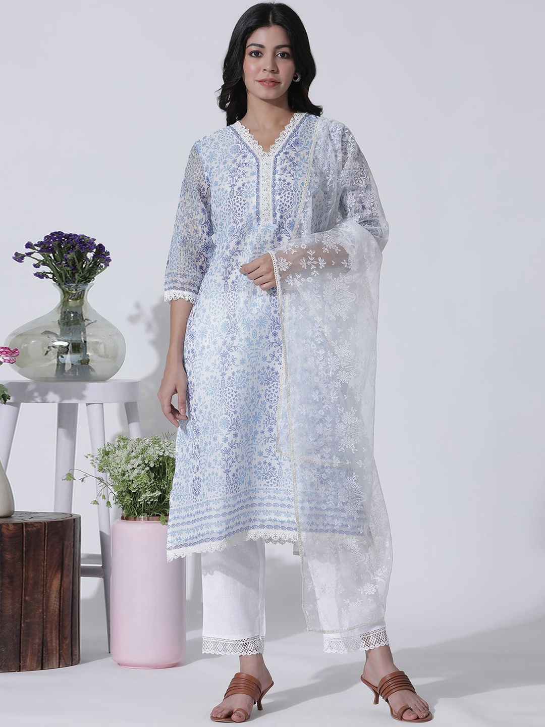 

W Floral Printed V-Neck Regular Kurta With Trousers & Dupatta, White