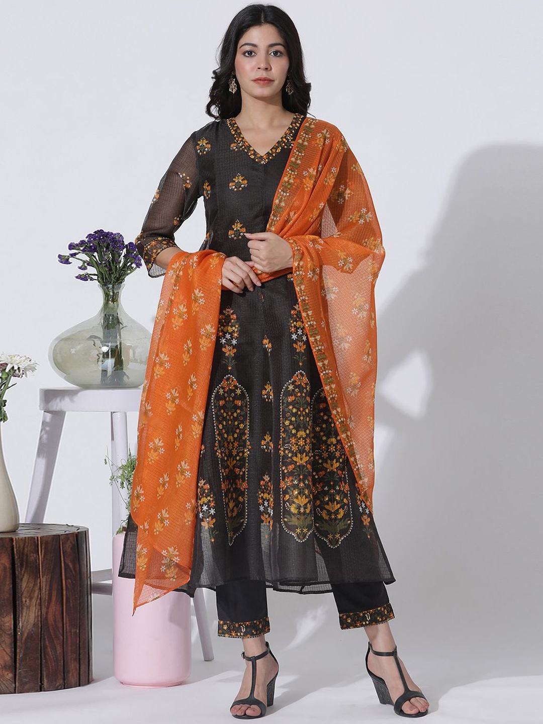 W Floral Printed V-Neck Regular Kurta with Trousers & Dupatta, Black