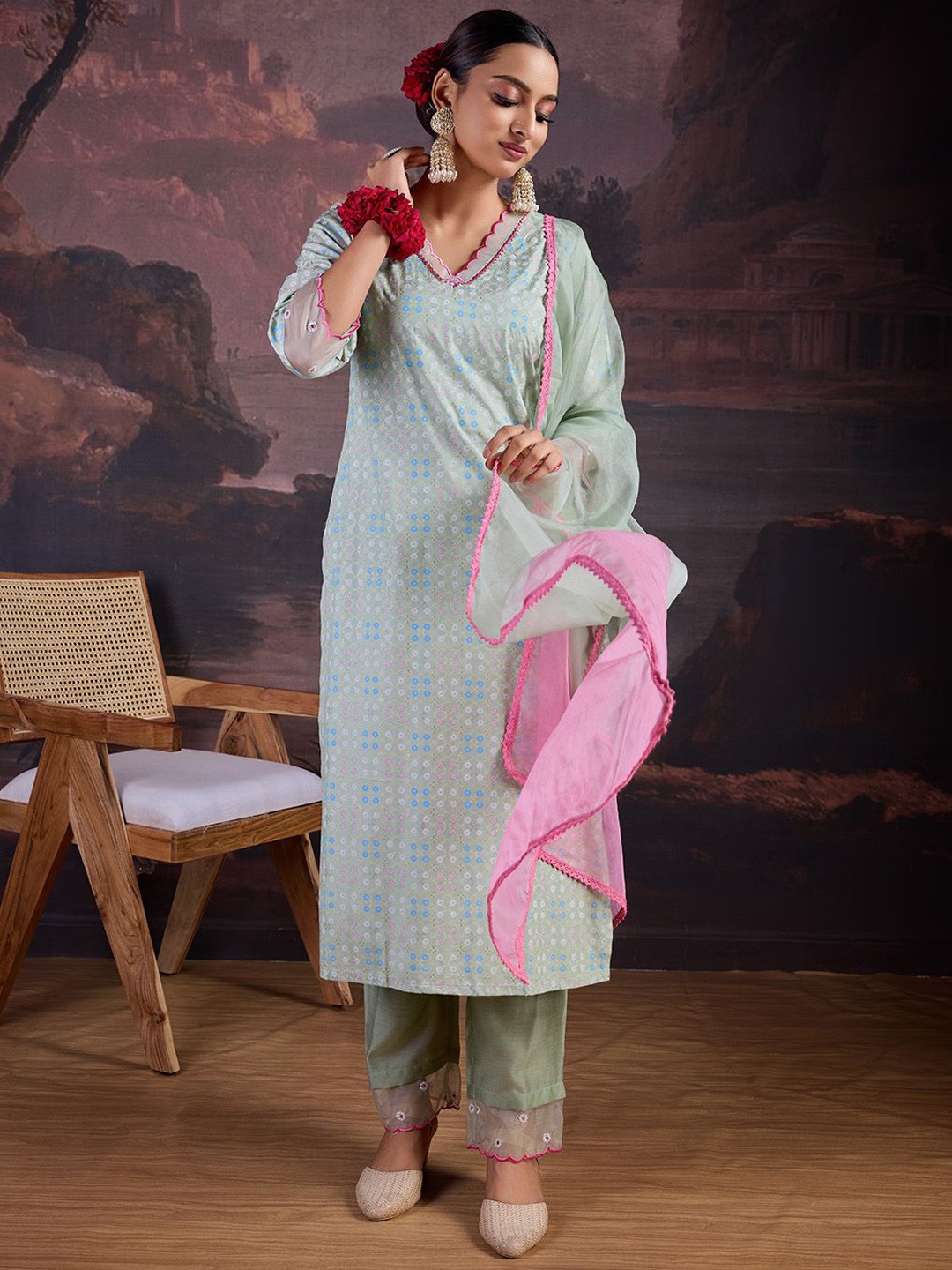 

House of Pataudi Floral Printed Straight Kurta & Trouser With Dupatta, Green