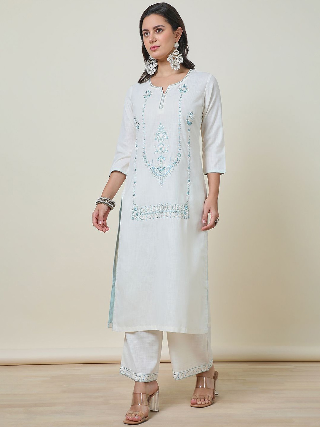 

Soch Embroidered Kurta Set With Thread Work, Off white
