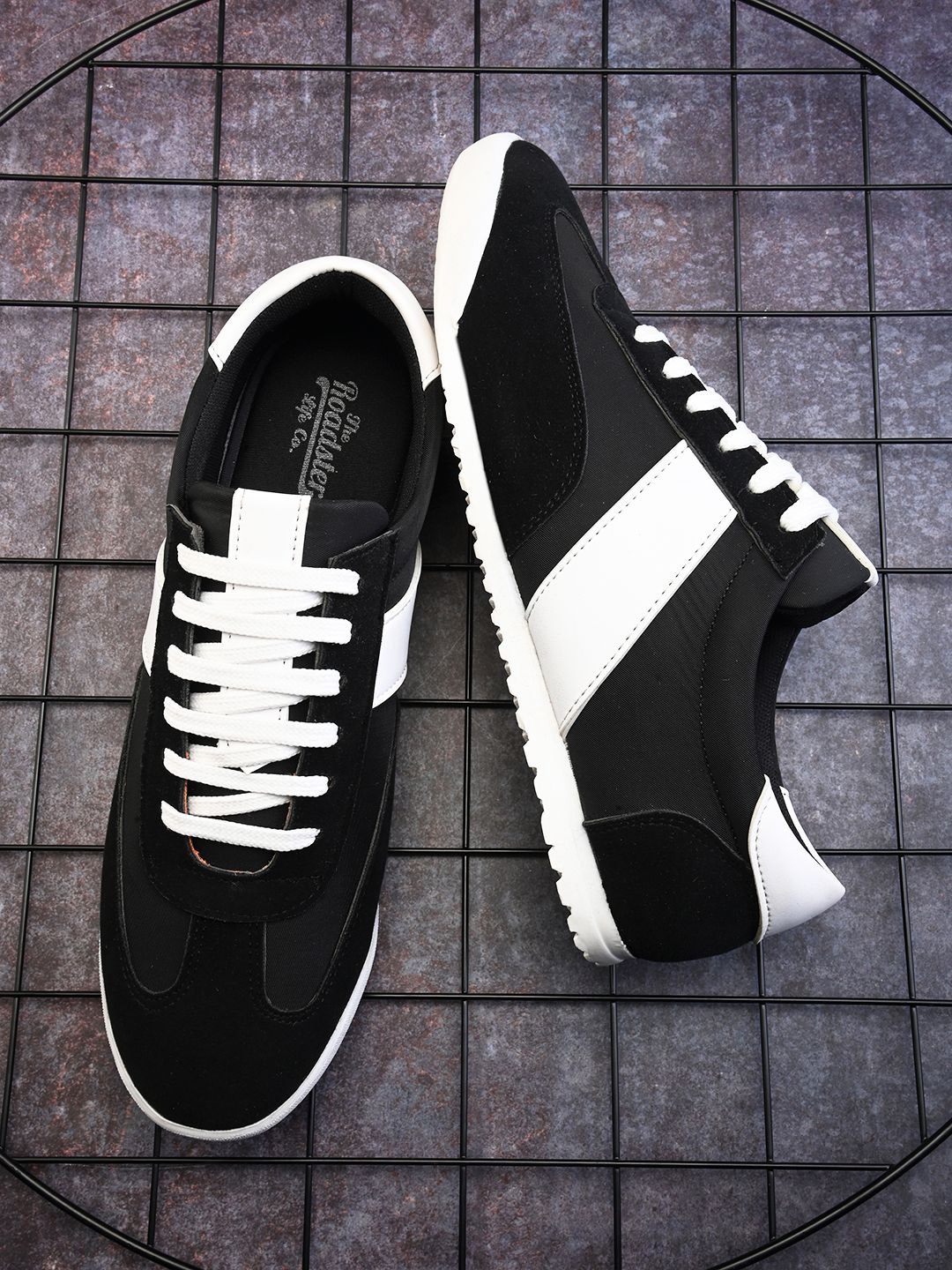 

The Roadster Lifestyle Co Men Colorblocked Lace-Ups Sneakers, Black
