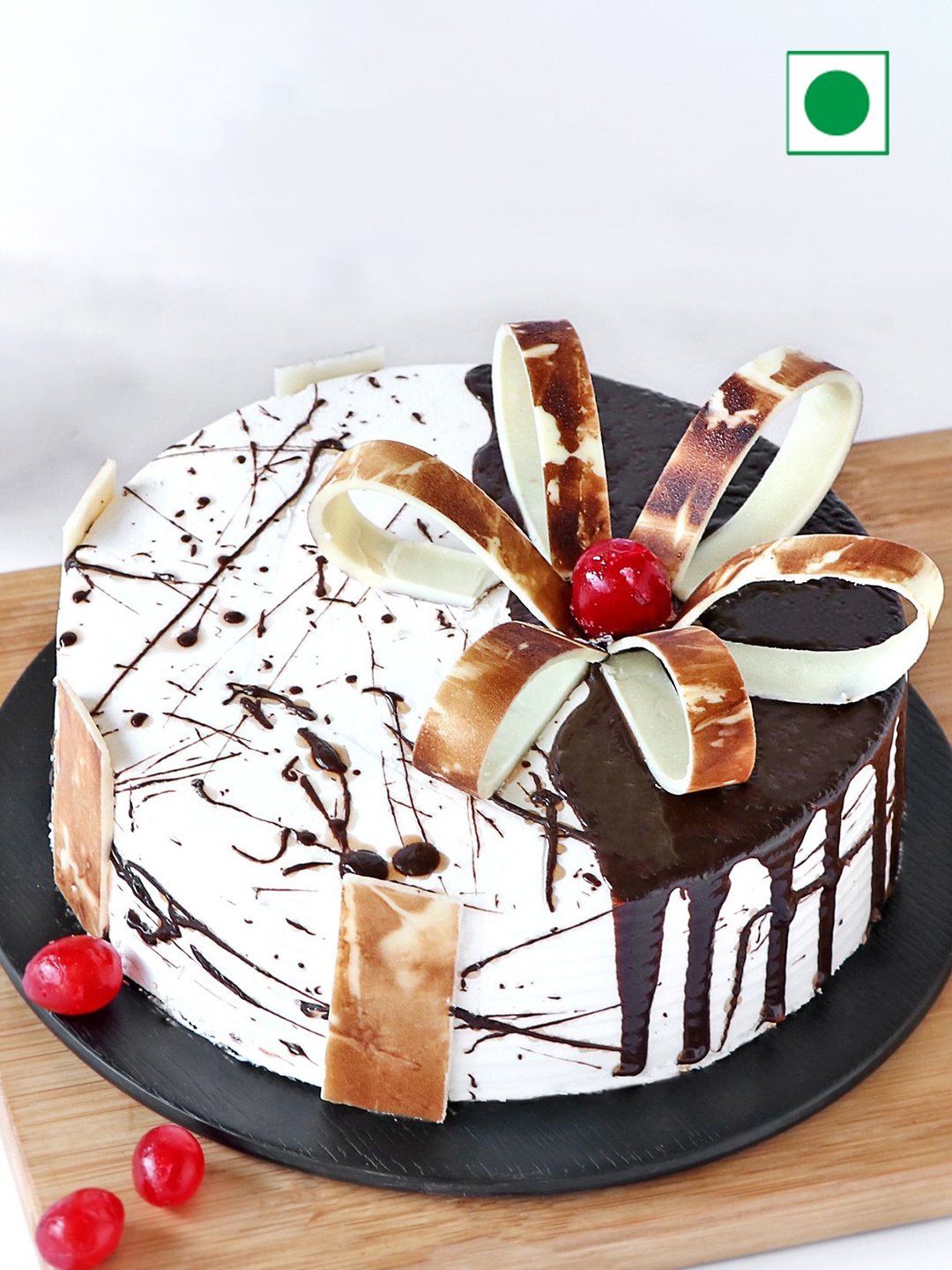 

IGP Chocolate & Vanilla Eggless Round Cake- 1 KG, Black