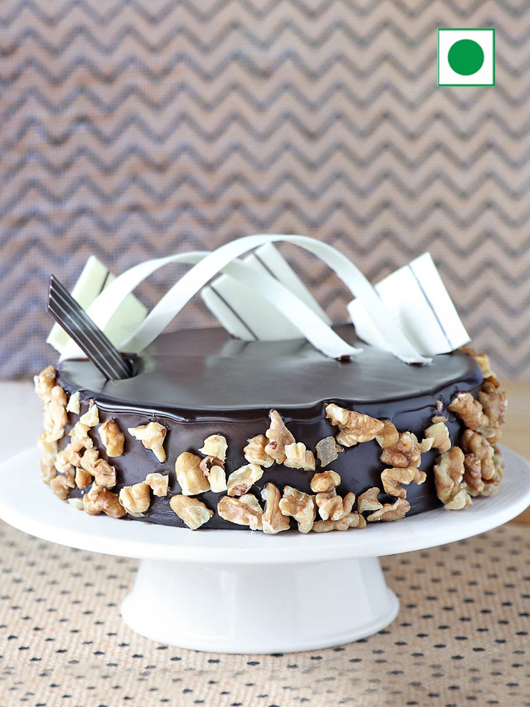 

IGP Crunchy Chocolate Walnut Eggless Round Cake- 1Kg, White