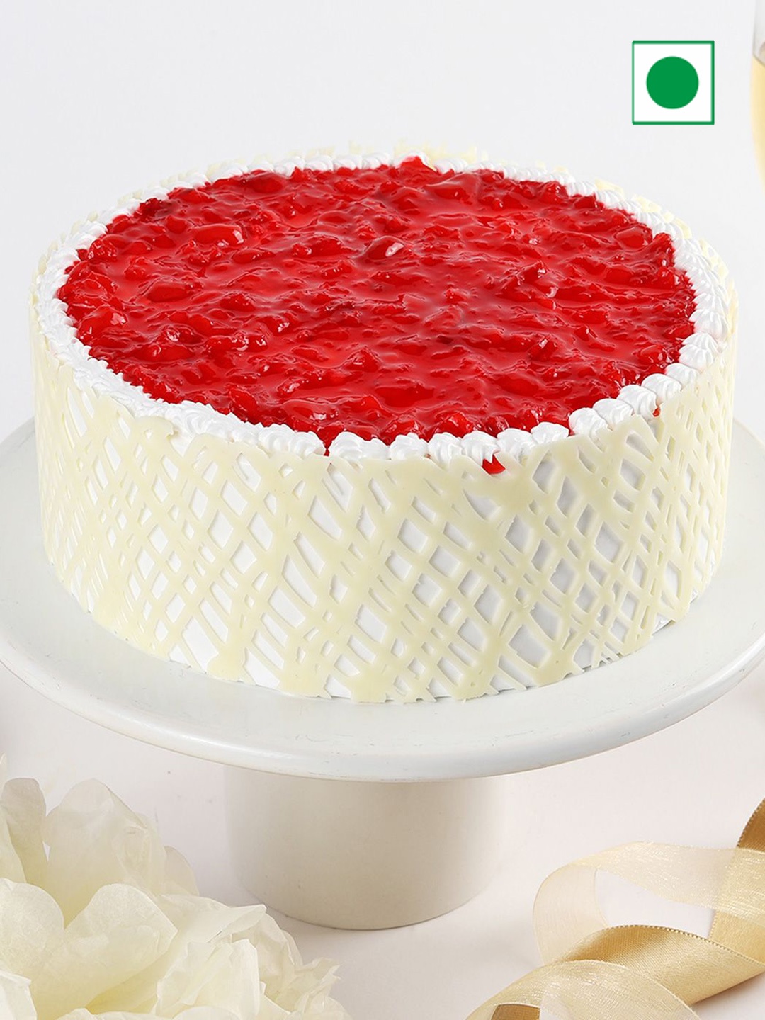 

IGP Vanilla Flavour Eggless Round Cake - 600 gm, Red