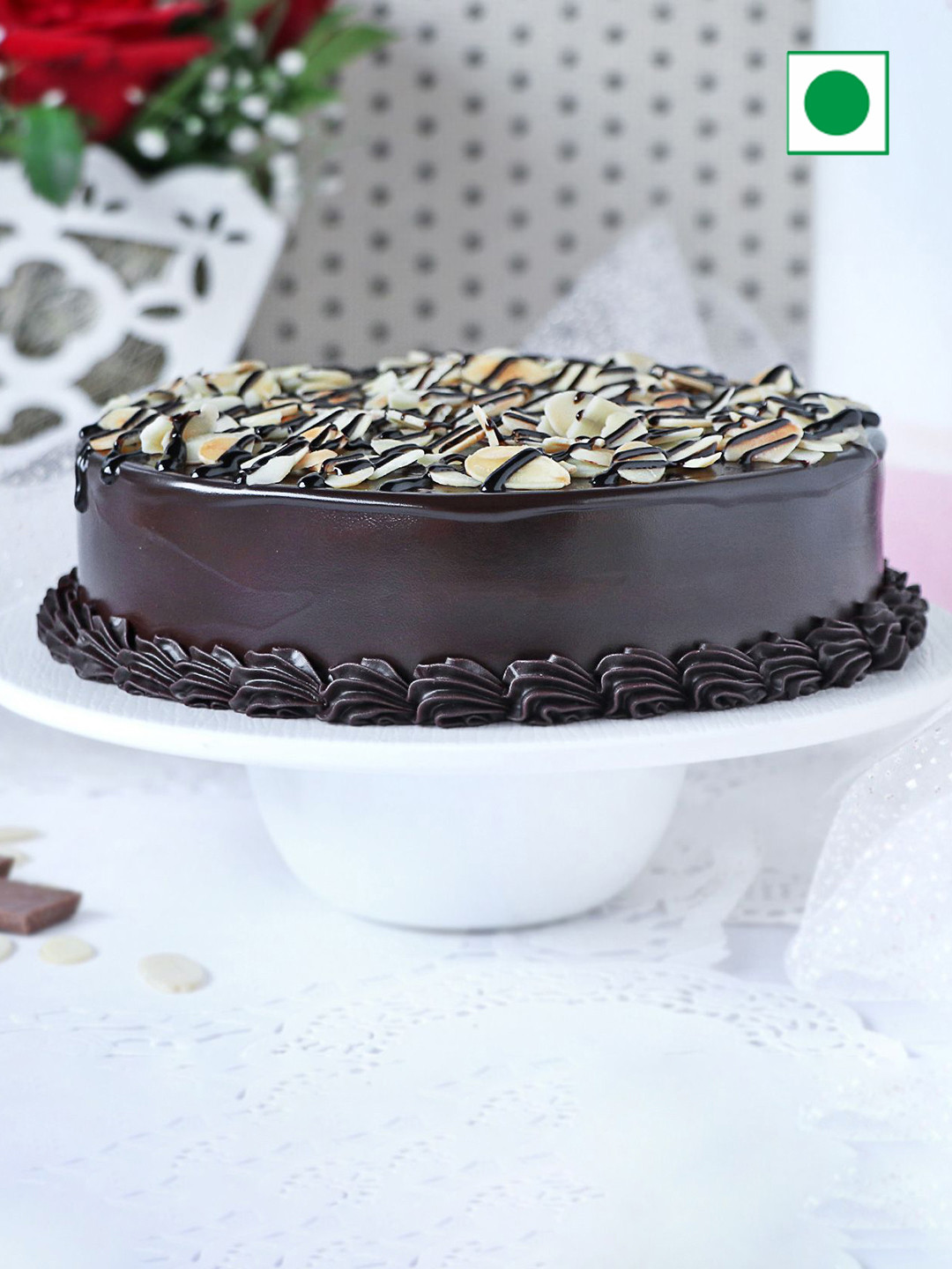 

IGP Chocolatey Almond Flavour Eggless Round Cakes 1Kg, Black