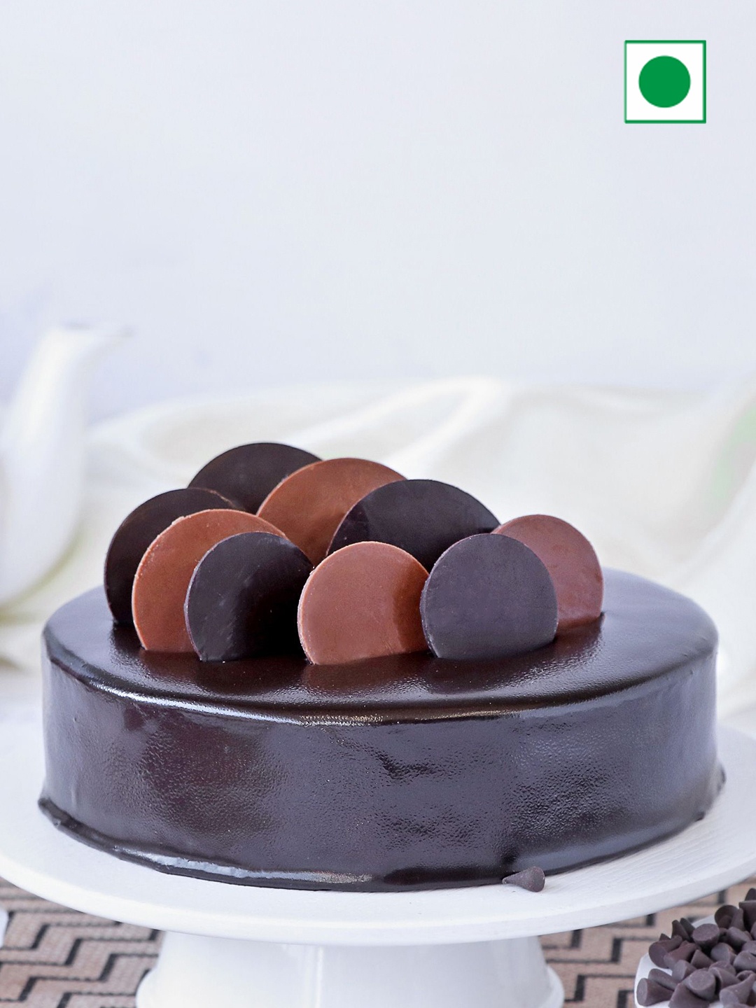 

IGP Chocolate Flavour Eggless Round Cake - 1kg, Black