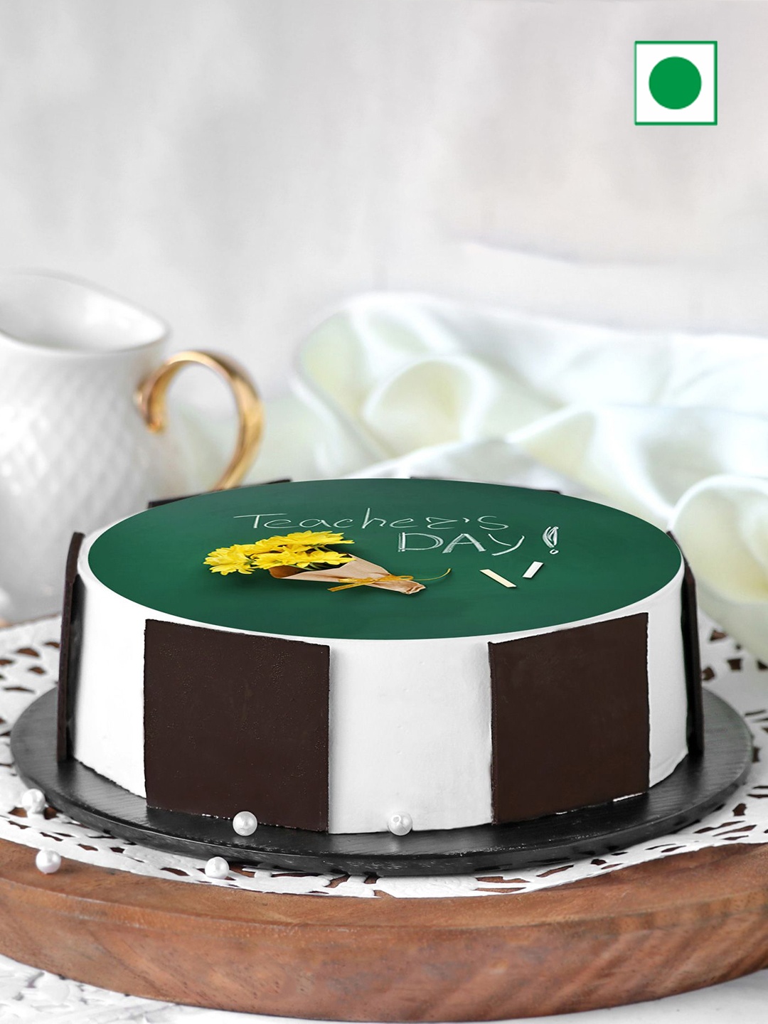 

IGP Chocolate Flavour Eggless Round Cake 1Kg, White
