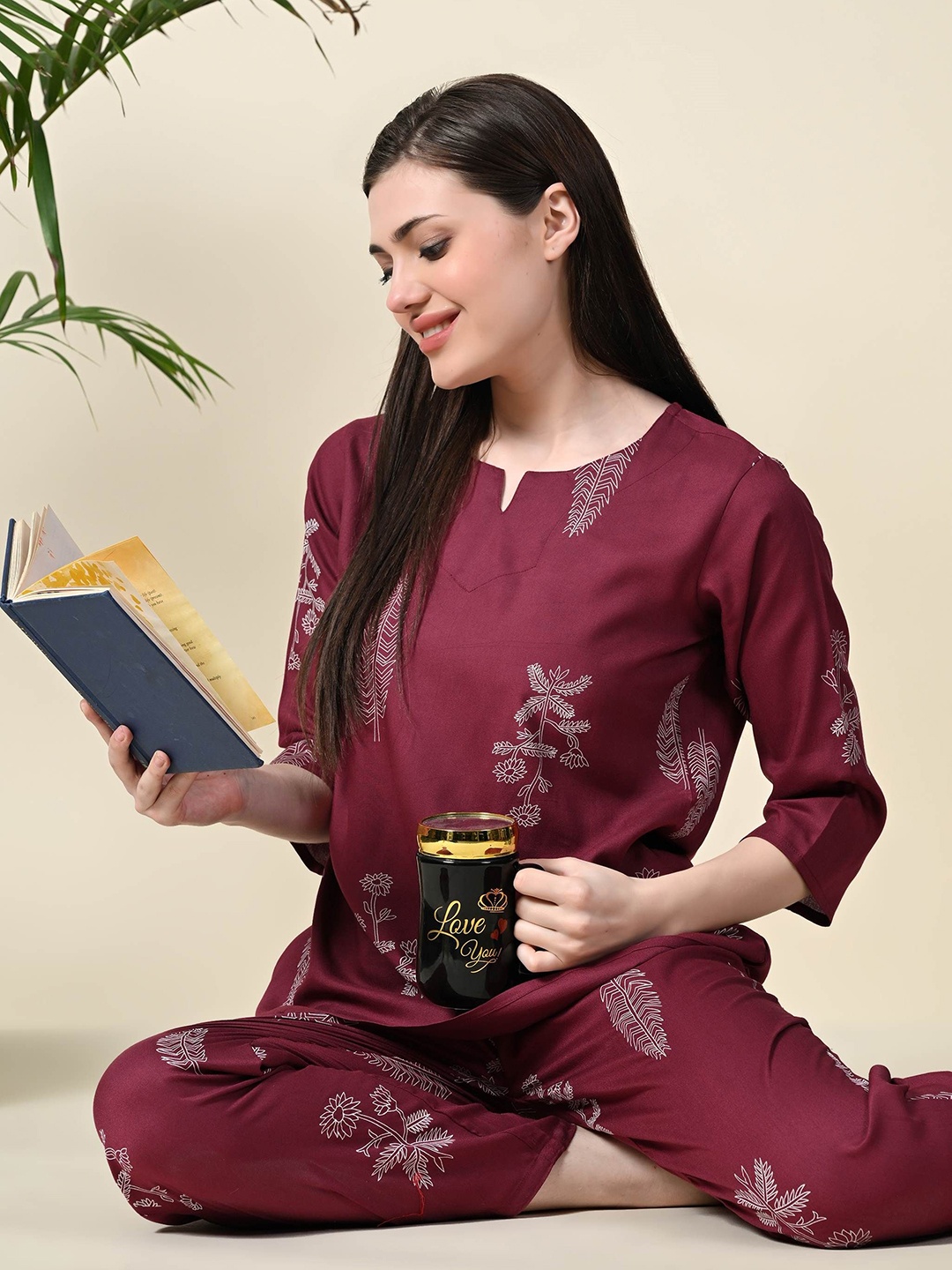 

Ichaa Women Ethnic Motifs Printed Night suit, Maroon