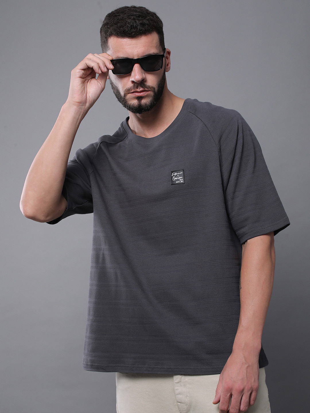 

Difference of Opinion Men Solid Popcorn Structure Oversized Raglan T-Shirt, Grey