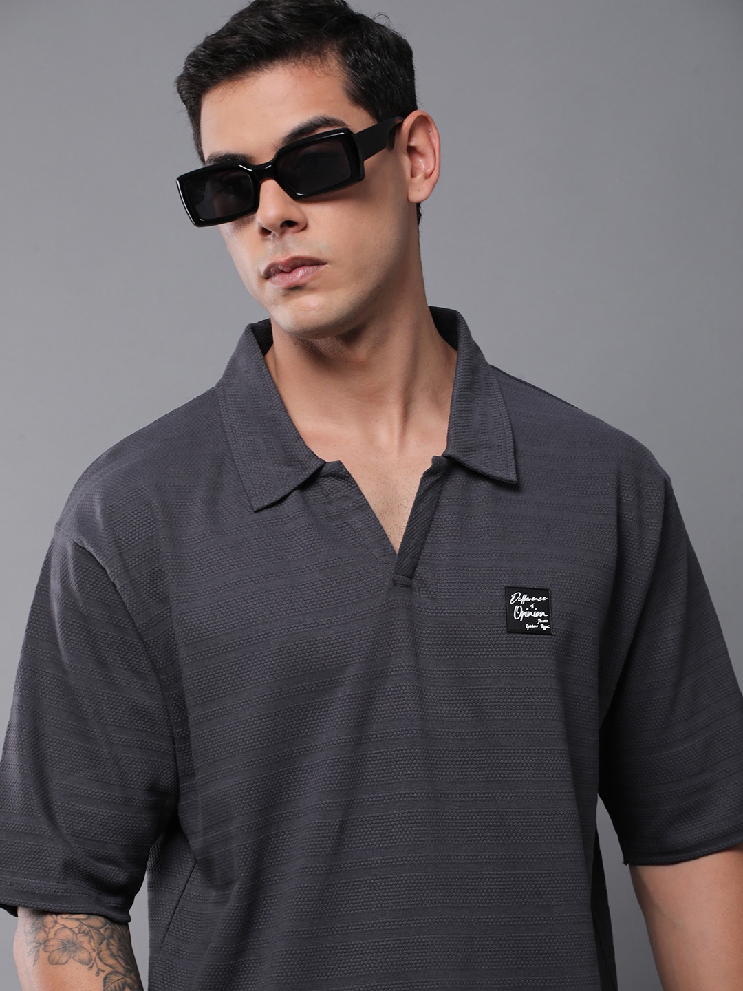 

Difference of Opinion Men Solid Popcorn Structure Oversized Polo T-Shirt, Grey