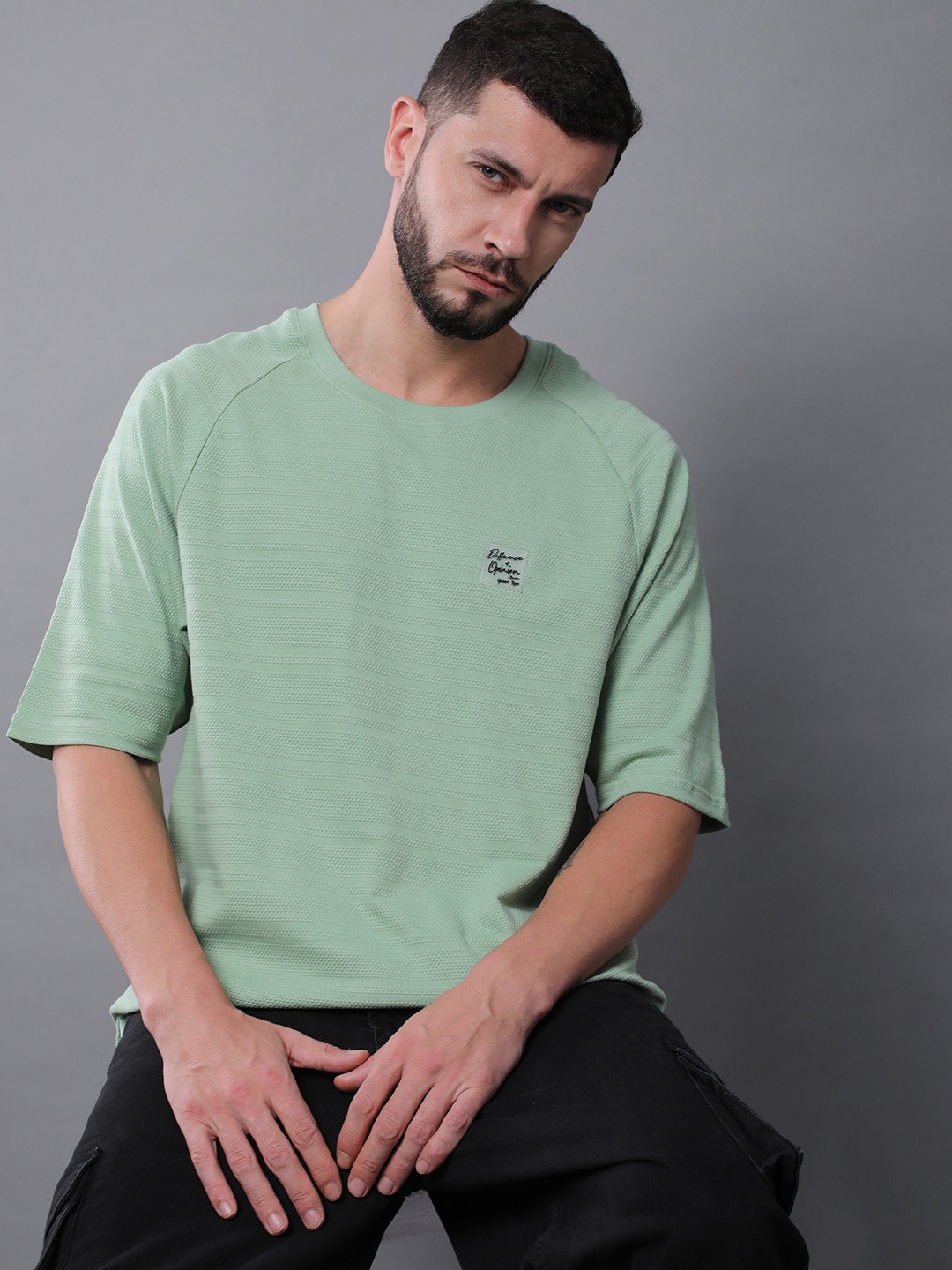 

Difference of Opinion Men Solid Popcorn Structure Oversized Raglan T-Shirt, Green