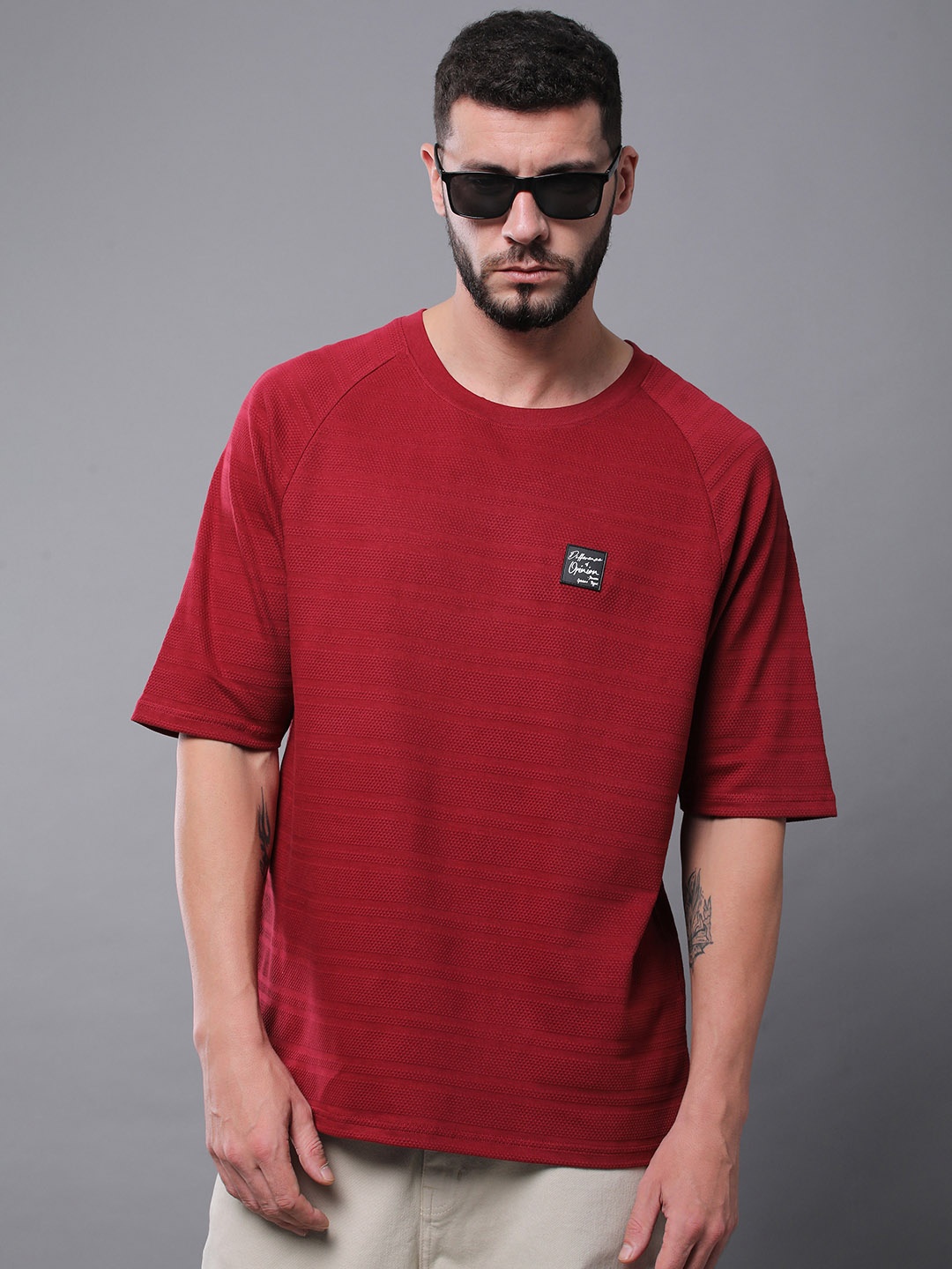 

Difference of Opinion Men Solid Popcorn Structure Oversized Raglan T-Shirt, Maroon