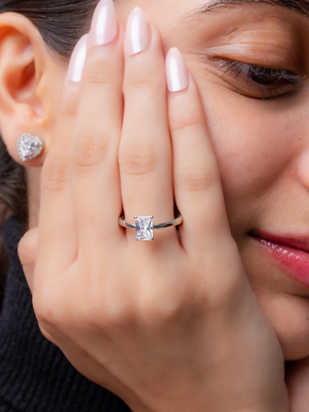 

Mabel 925 Sterling Silver Rhodium-Plated Emerald Cut Solitaire Adjustable Ring