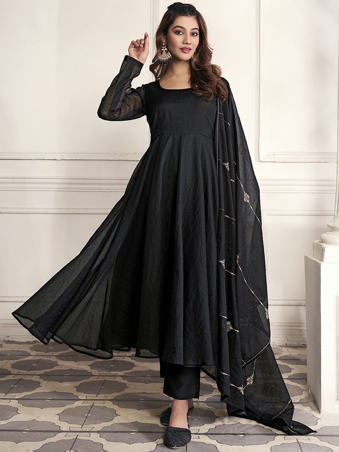 

Inddus Kota Checks Anarkali Kurta Set with Embroidered Dupatta, Black