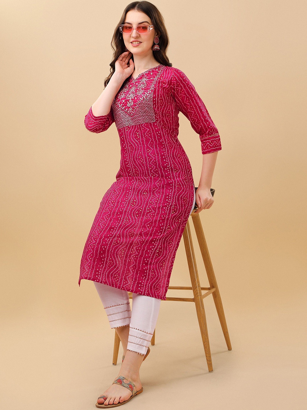 

TRAHIMAM Bandhani Embroidered Regular Gotta Patti Kurti with Trousers, Pink