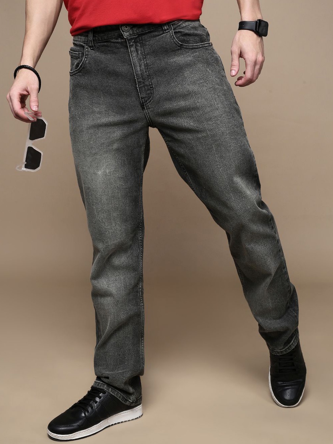 

The Roadster Lifestyle Co Mid-Rise Light Fade Regular Fit Jeans, Black