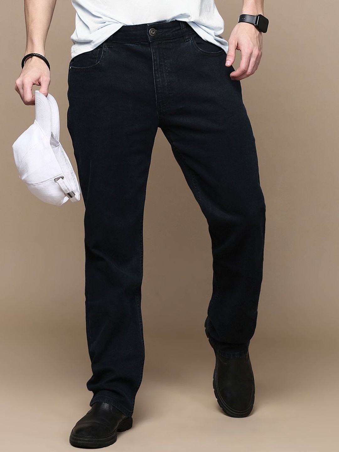

The Roadster Lifestyle Co No Fade Mid-Rise Regular Fit Jeans, Black