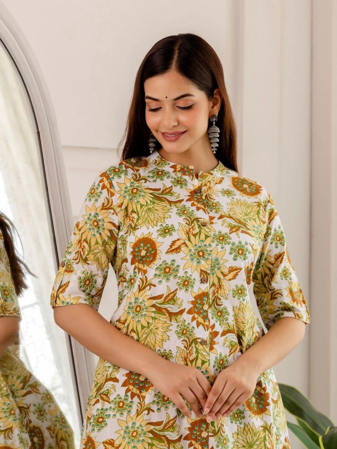 

SIJOPA Floral Printed Mandarin Collar Pure Cotton A Line Kurta with Trousers, White