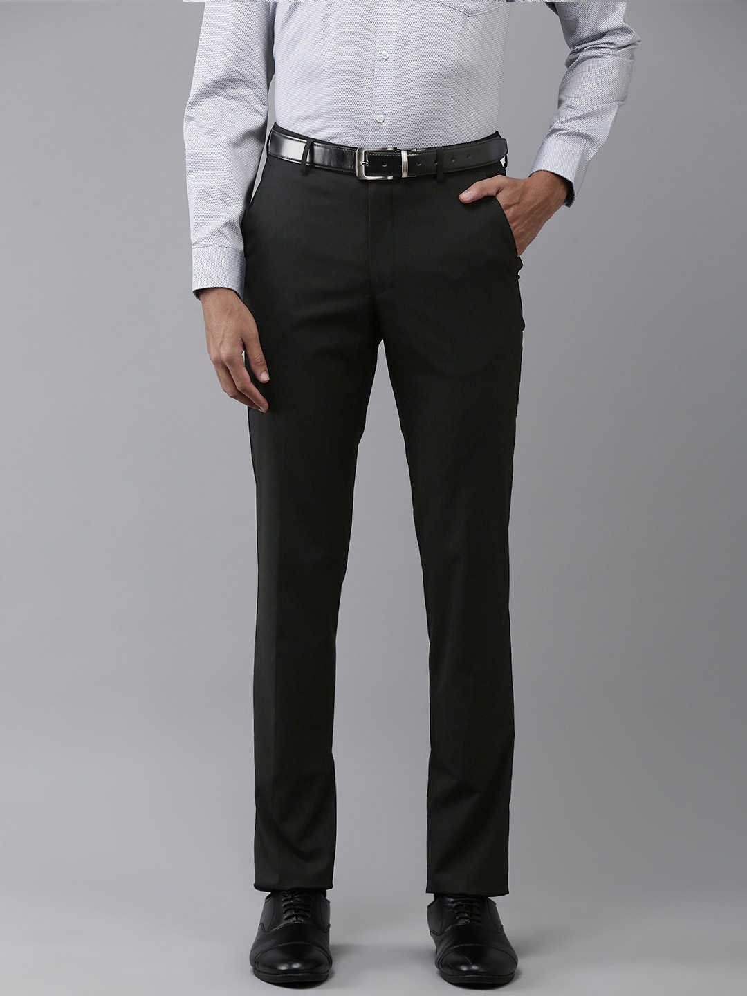 

Van Heusen Men Slim Fit Formal Trousers, Black