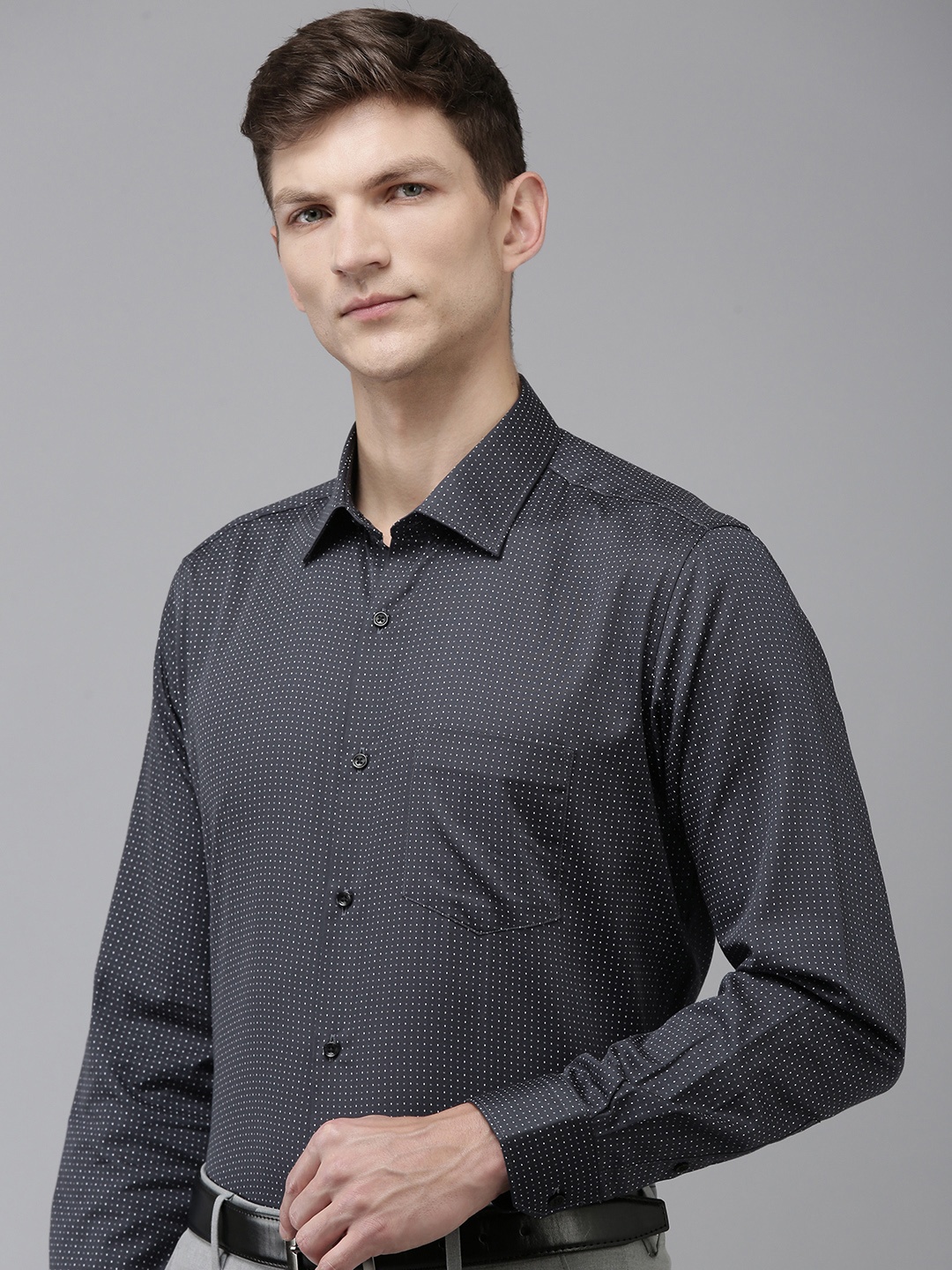 

Van Heusen Pure Cotton Custom Fit Geometric Printed Formal Shirt, Navy blue