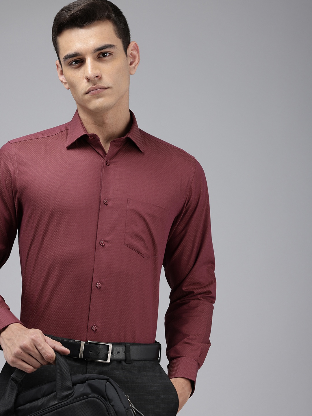 

Van Heusen Custom Fit Opaque Self Design Textured Pure Cotton Formal Shirt, Maroon