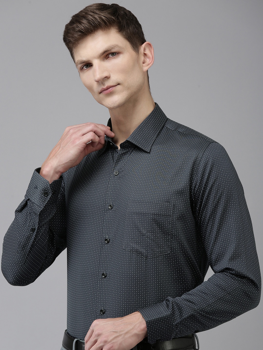 

Van Heusen Custom Fit Printed Pure Cotton Formal Shirt, Navy blue