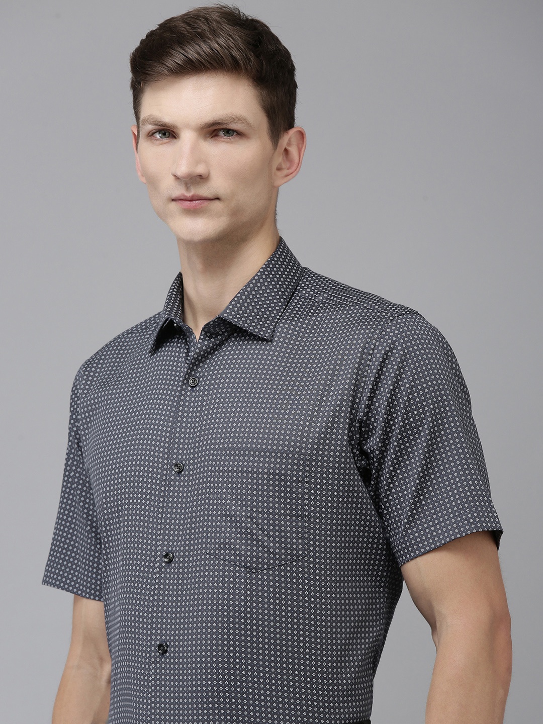 

Van Heusen Custom Geometric Printed Pure Cotton Formal Shirt, Charcoal