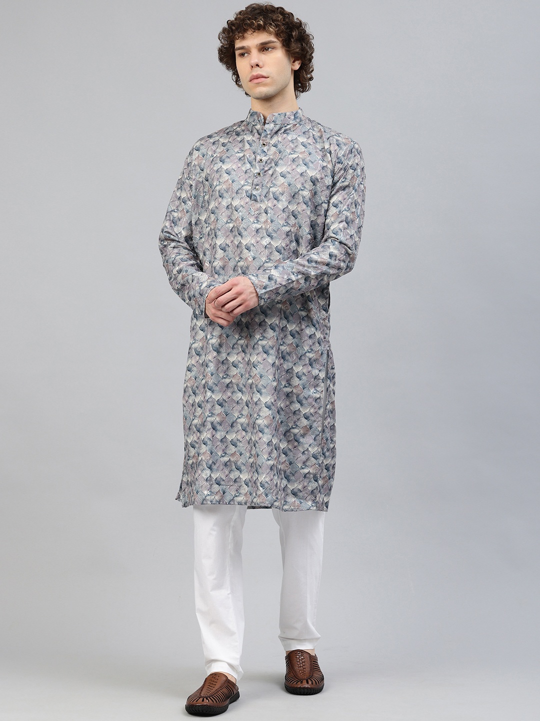 

Majestic Man Men Ethnic Motifs Embroidered Sequinned Kurta, Grey