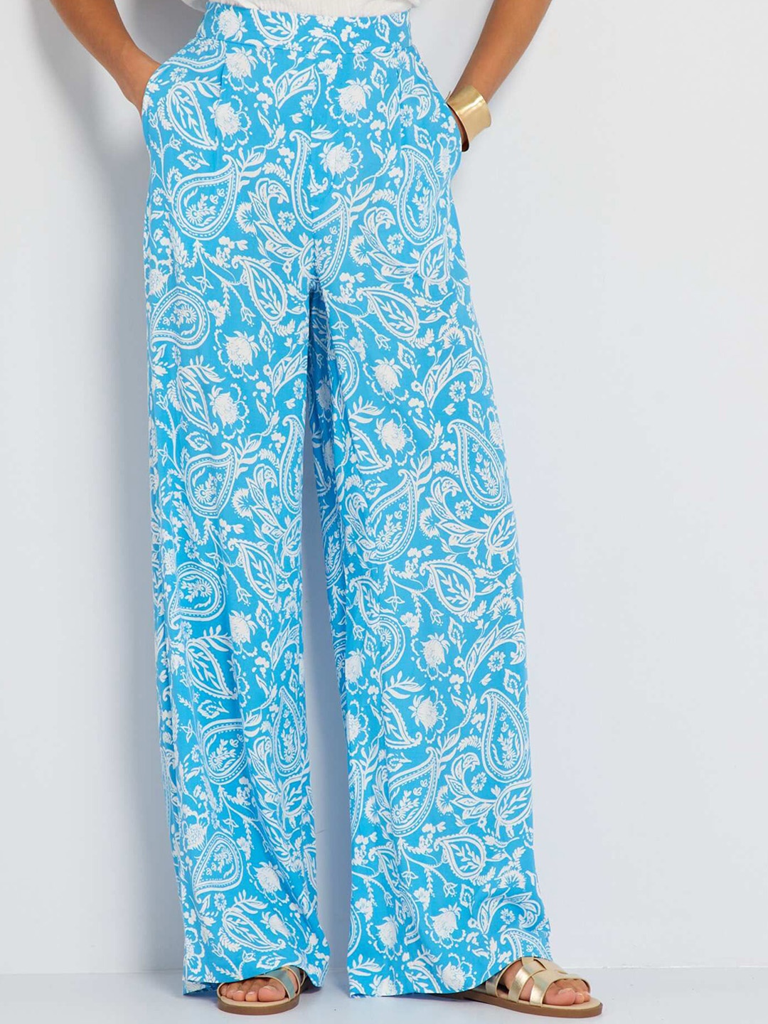 

KIABI Women Floral Printed Loose Fit High-Rise Trousers, Blue