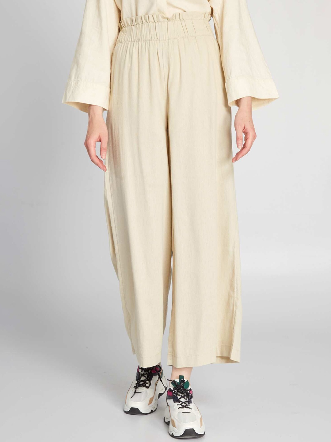 

KIABI Women Loose Fit High-Rise Trousers, Off white