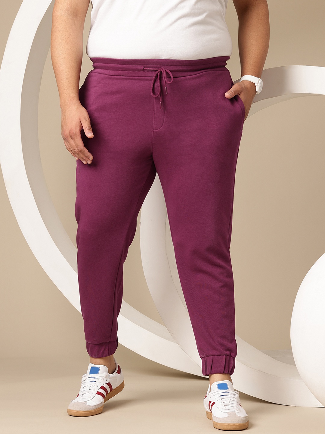 

Sztori Men Plus Size Solid Joggers, Burgundy