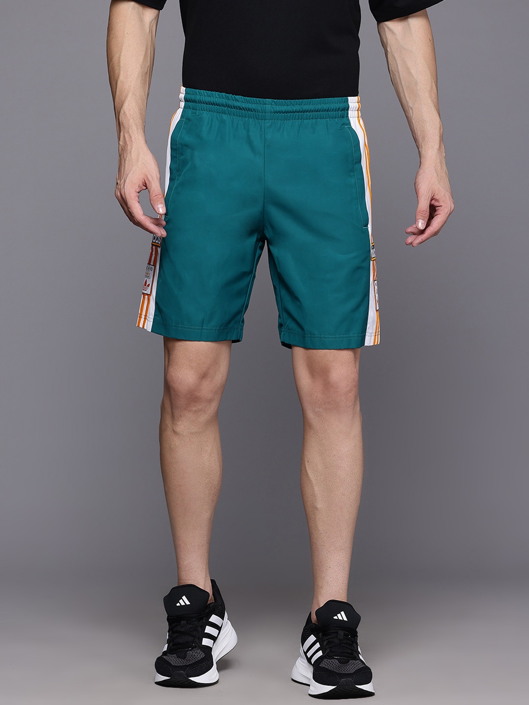 

ADIDAS Originals Men Striped Shorts, Green