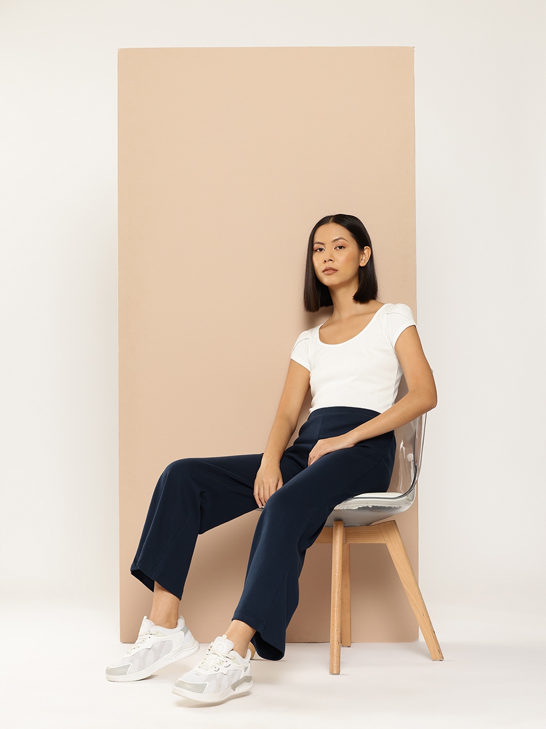 

her by invictus Women Wide-Leg Flared Slip-On Trousers, Navy blue
