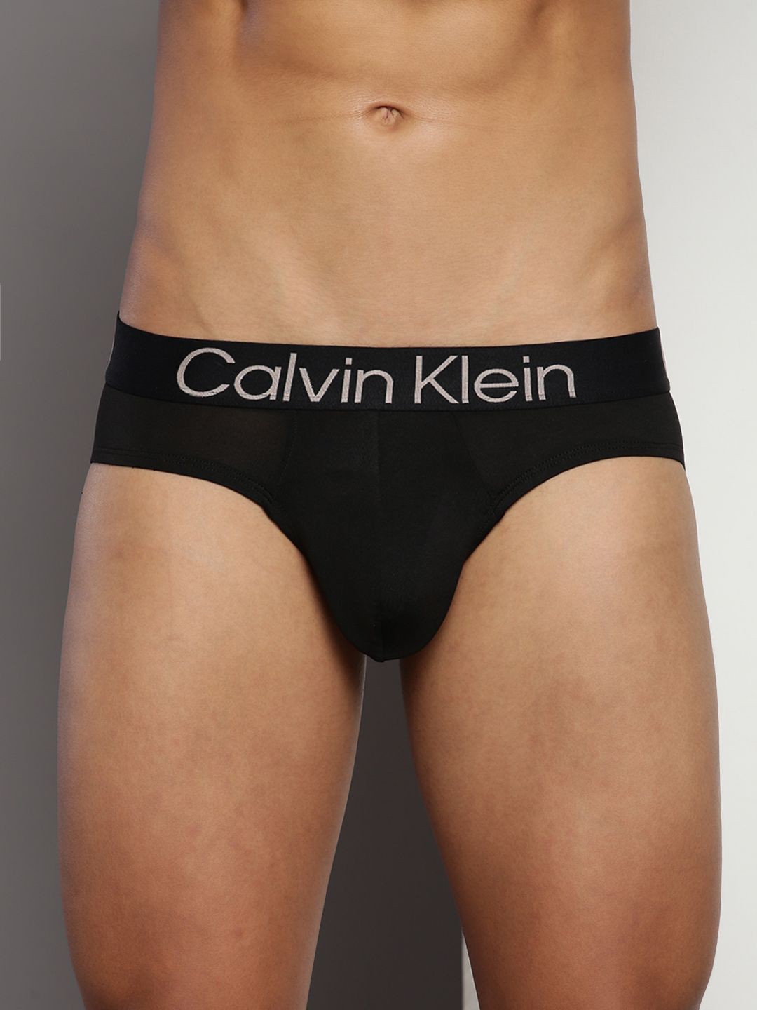 

Calvin Klein Underwear Mid Rise Basic Briefs HBFH23001UB1, Black