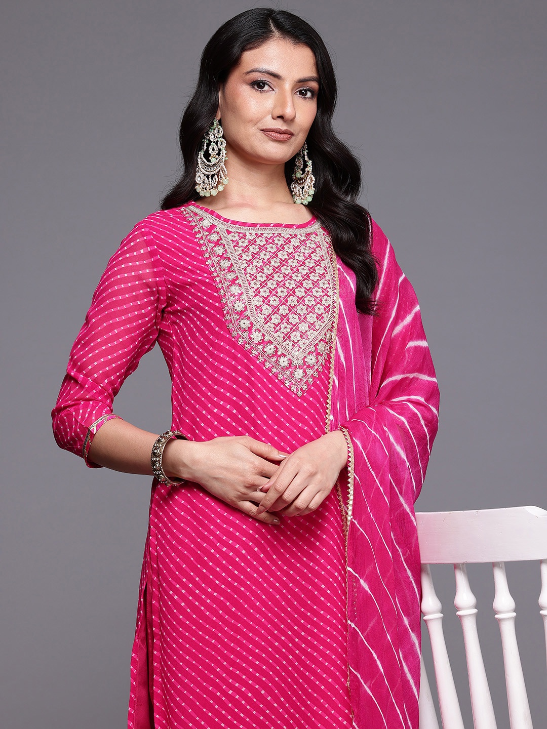 

Varanga Bandhani Printed Sequinned Kurta With Trousers & Dupatta, Pink