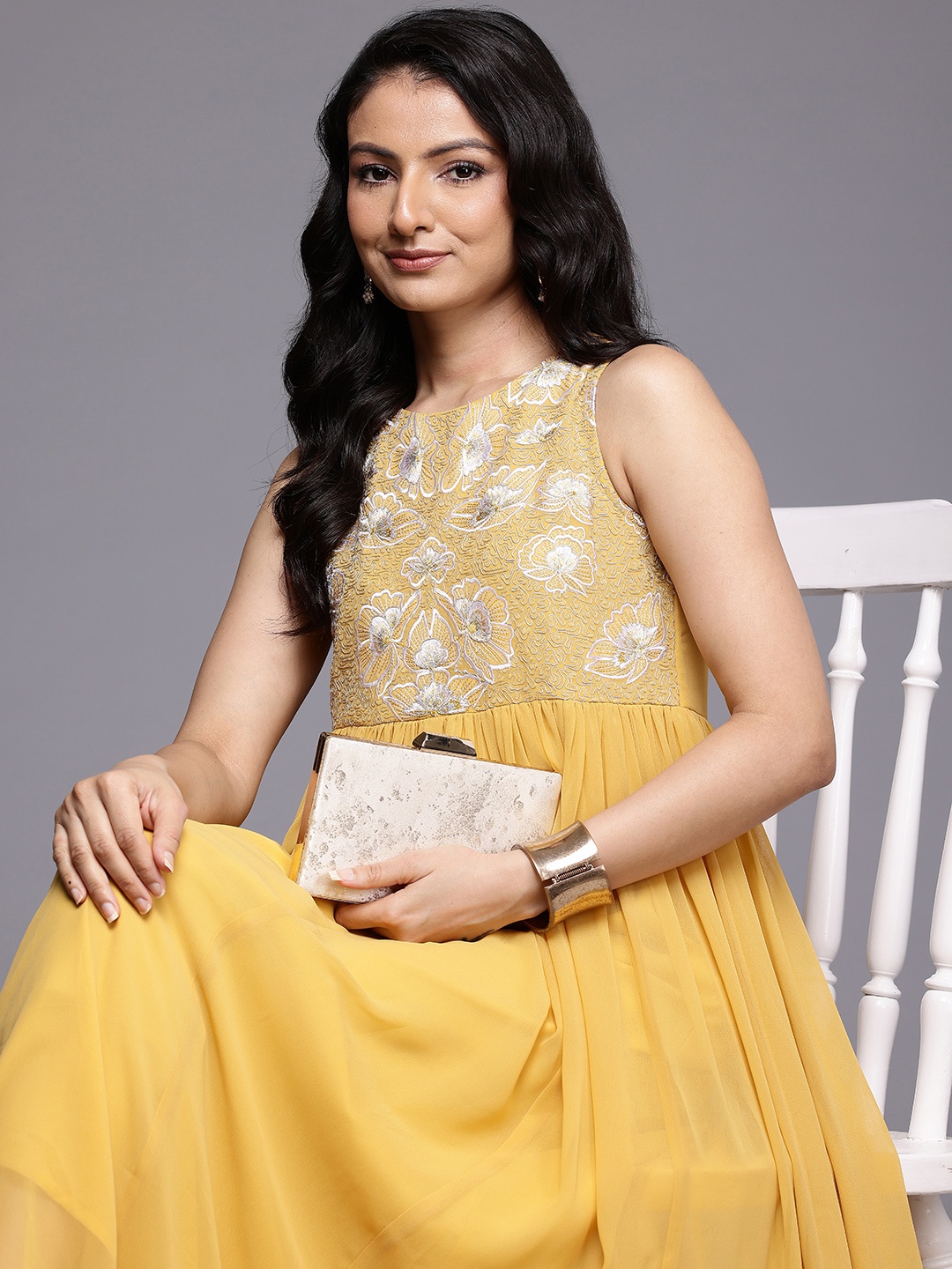 

Varanga Floral Embroidered Zari Georgette Anarkali Kurta, Yellow