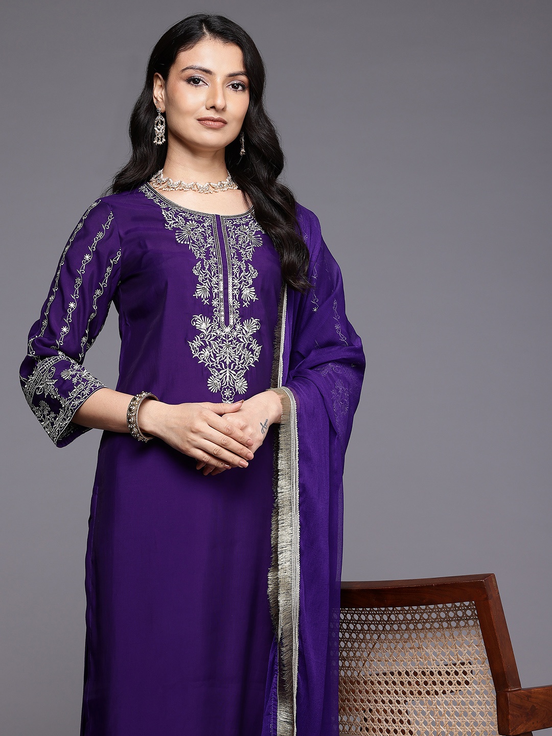 

Varanga Ethnic Motifs Embroidered Zari Kurta With Trousers & Dupatta, Navy blue