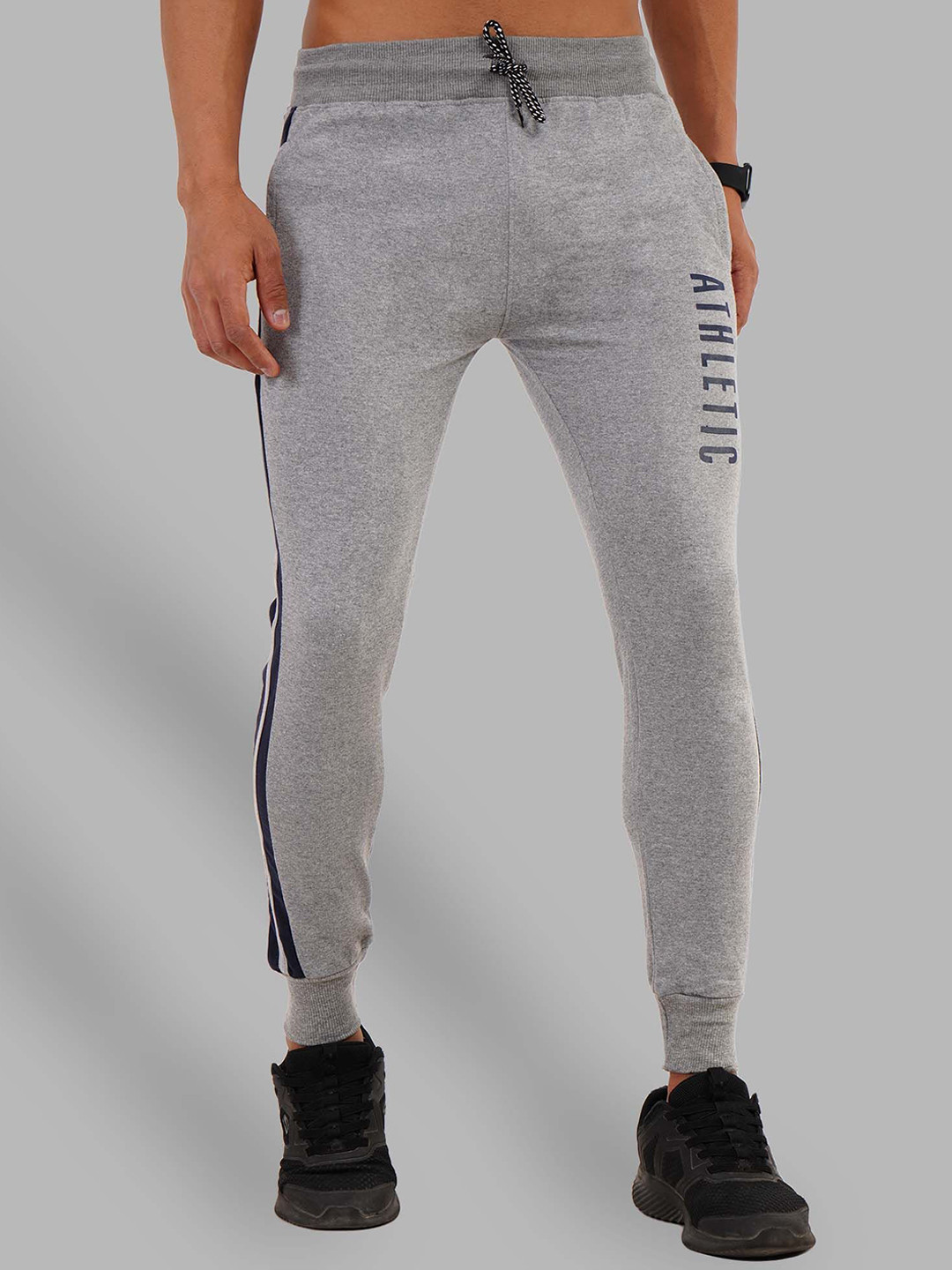 

STARFOX Men Slim Fit Striped Cotton Joggers, Grey