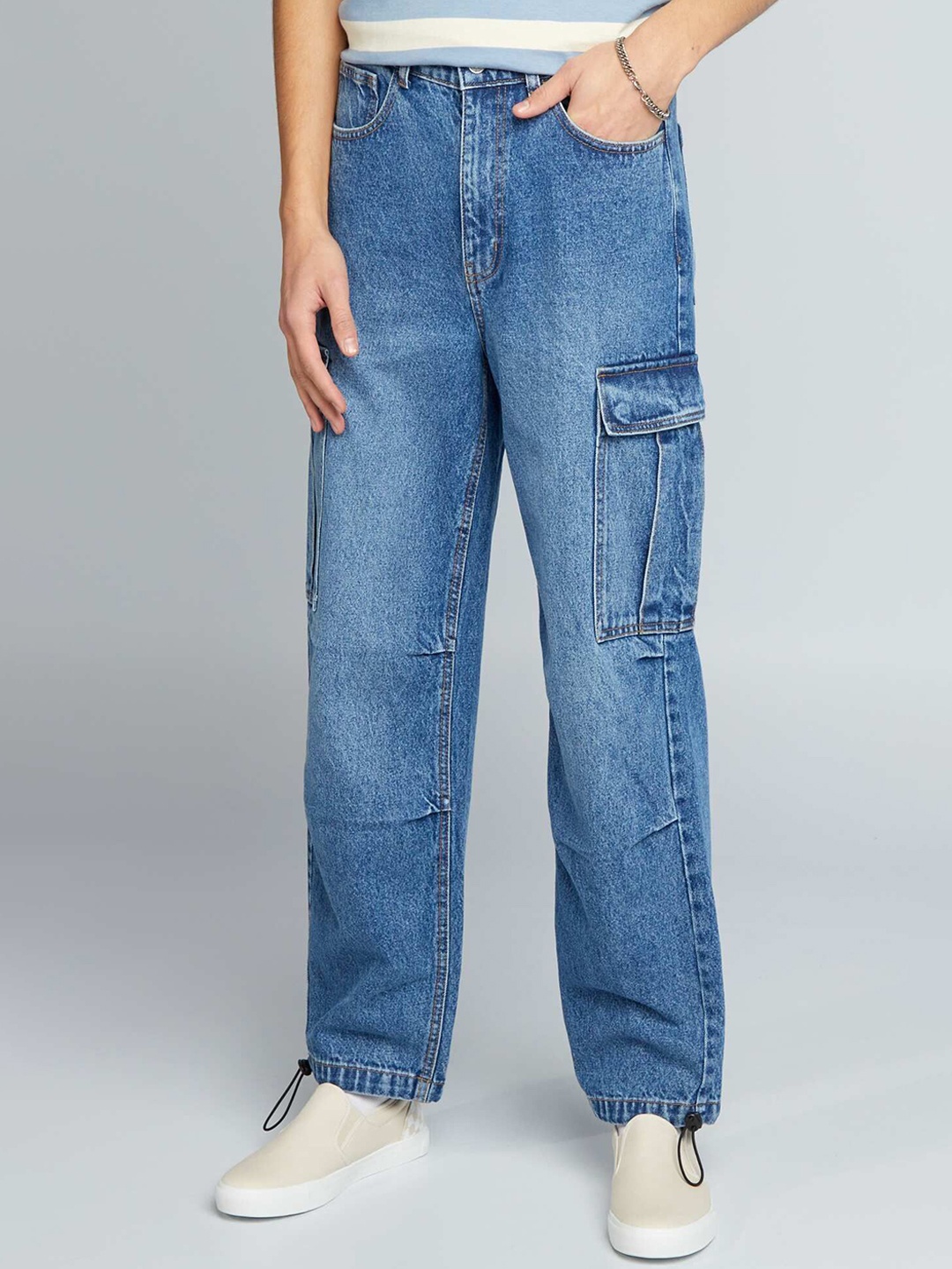 

KIABI Men Cotton Wide Leg Mid Rise Light Fade Jeans, Blue