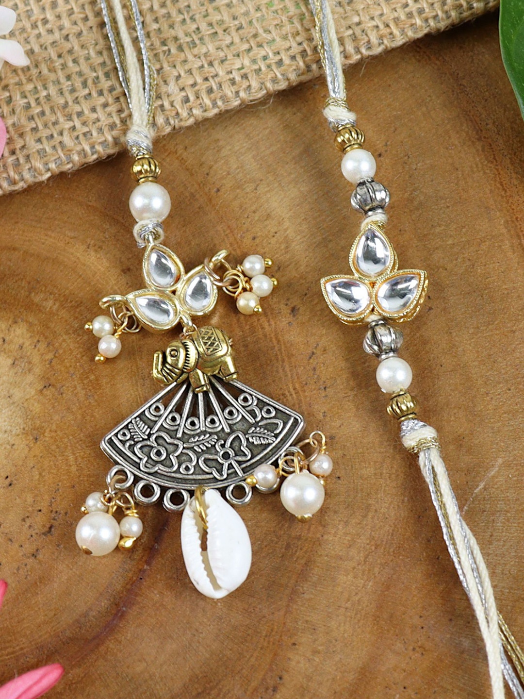 

Asthetika Thread Rakhi, Gold