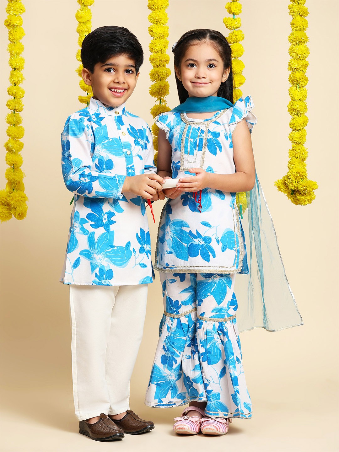 

Cutiekins Girls Floral Printed Pure Cotton Straight Kurta With Sharara & Dupatta, Off white