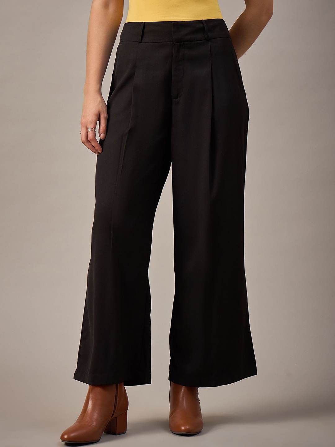 

The Roadster Lifestyle Co Women Loose Fit Wide Leg Pleated Formal Trouser, Black