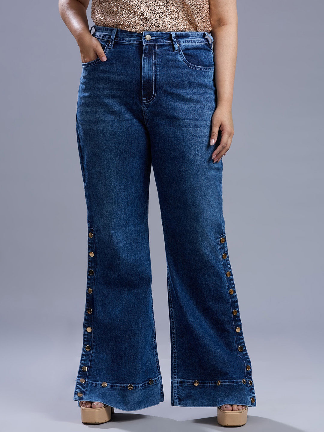 

Turning Blue Women Flared High-Rise Heavy Fade Jeans