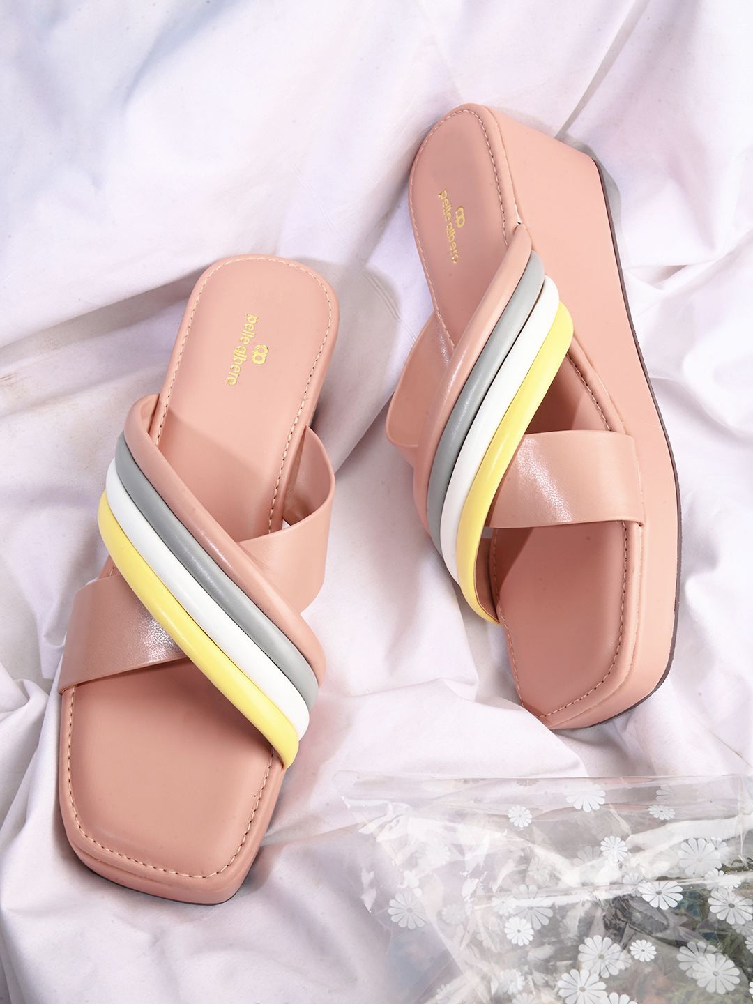 

pelle albero Wedge Heel Sandal, Peach